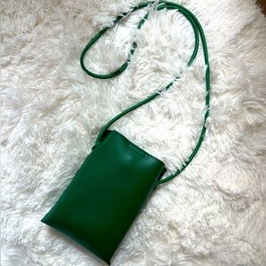 Perfect sized cross body